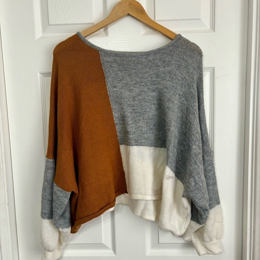 Lily full color lock oversized puff sleeves sweater Size Medium